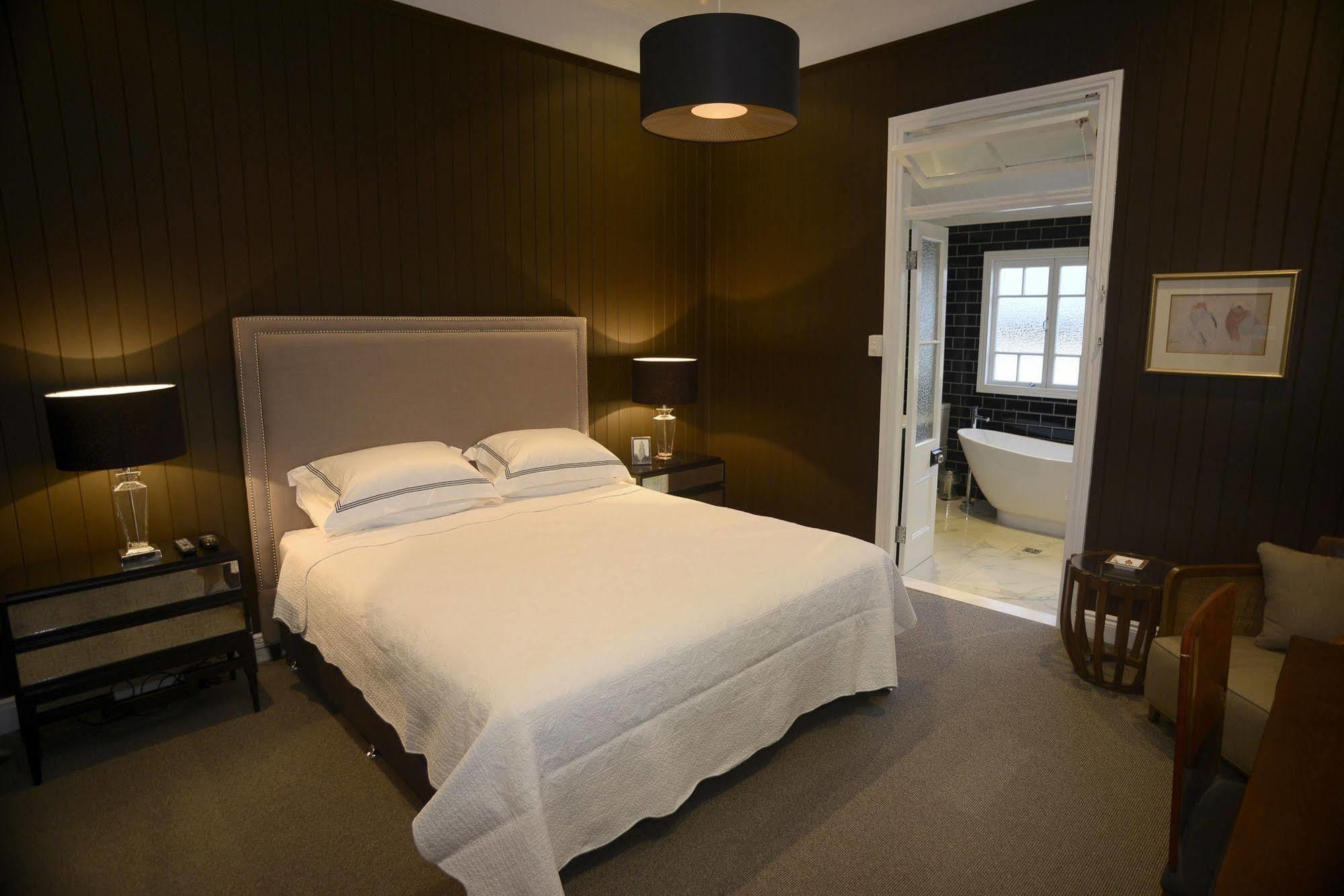 Heal House Bed & Breakfast Brisbane